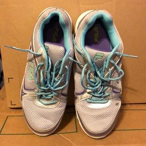 Fila tennis shoes like new barely worn